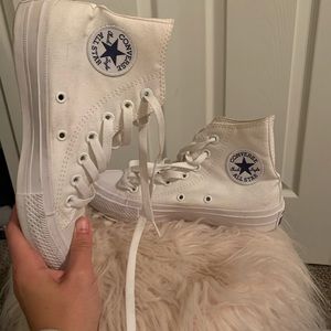CONVERSE Hi-Tops